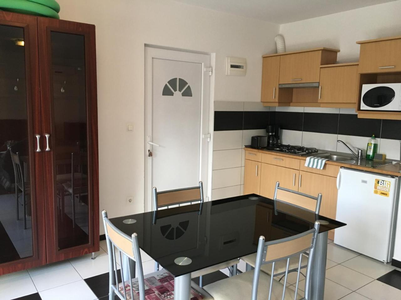 Mary Apartmanhaz Hévíz Buitenkant foto